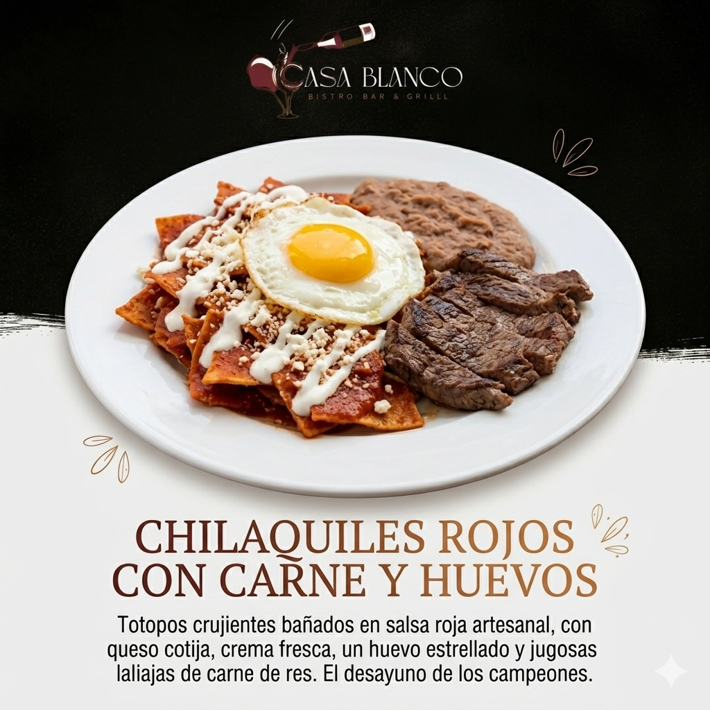 Chilaquiles rojos con carne y huevos